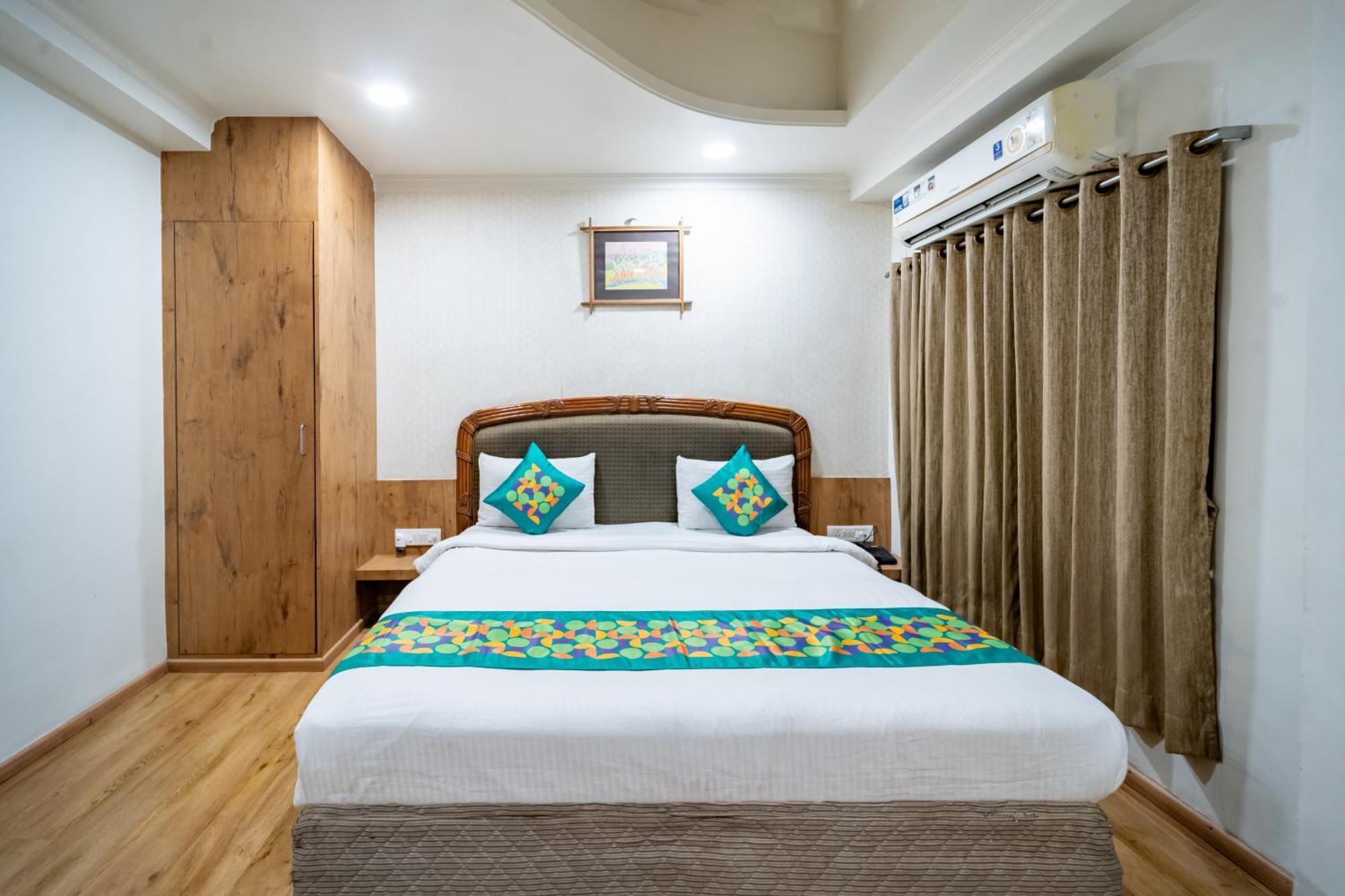 Treebo Kamal Regency Hotel Бопал Екстериор снимка